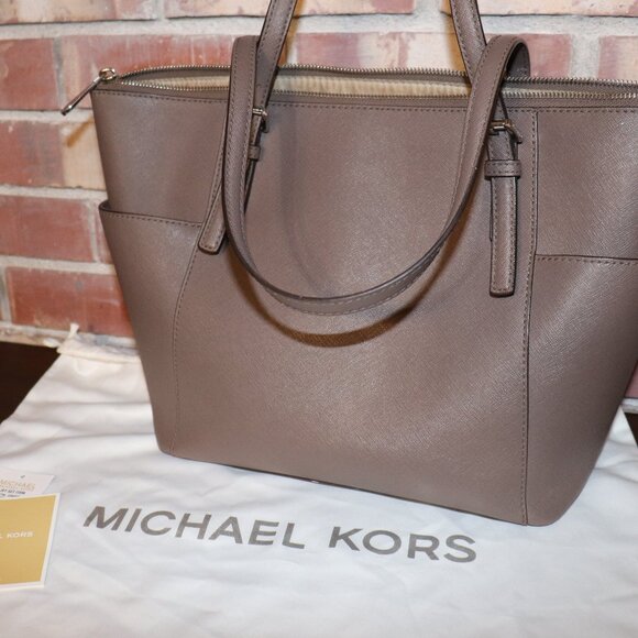 Micheal Kors Jet Set East West Tote Cinder Grey - Picture 5 of 13